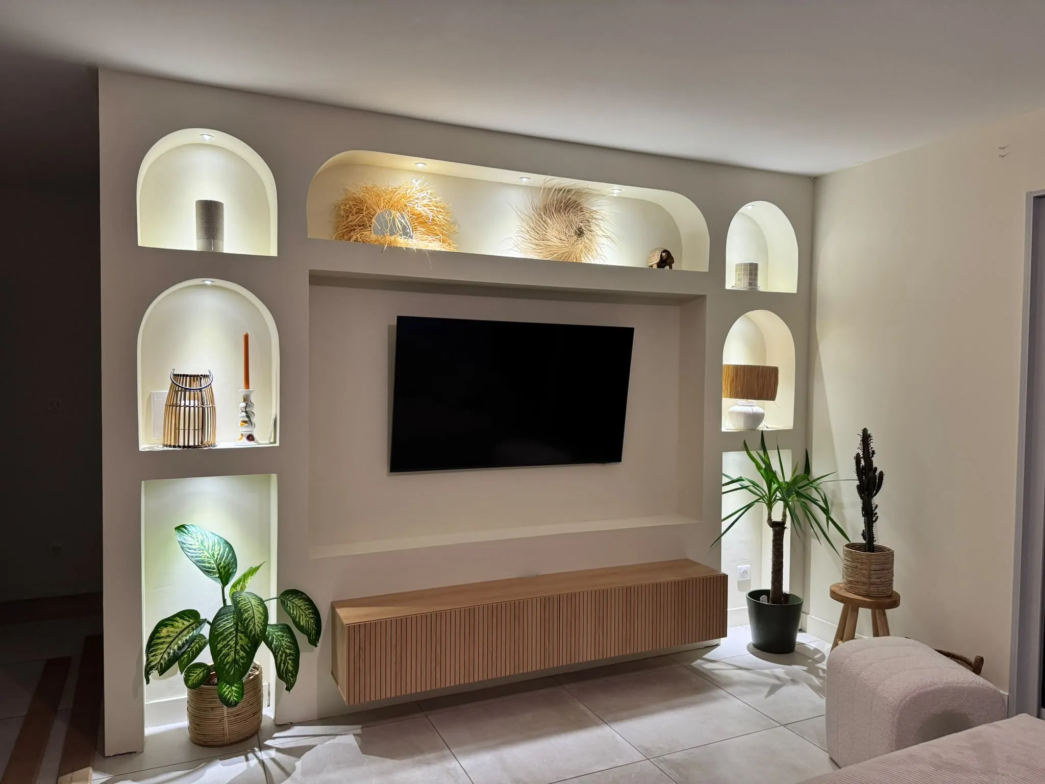 Niches en arche éclairées